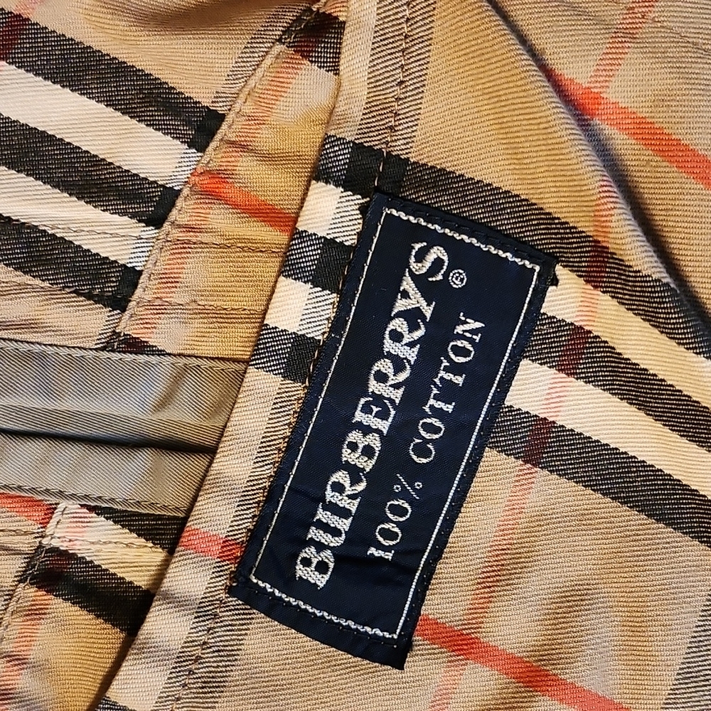 Burberry trench coat - Picture 13 of 13